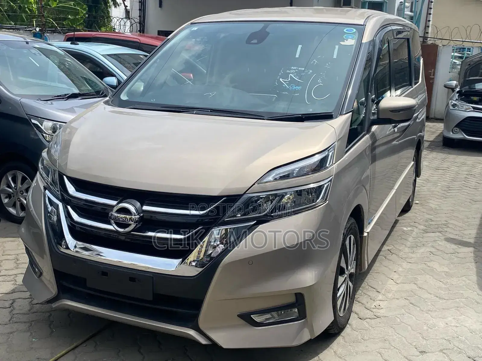 Nissan Serena 2018 Brown