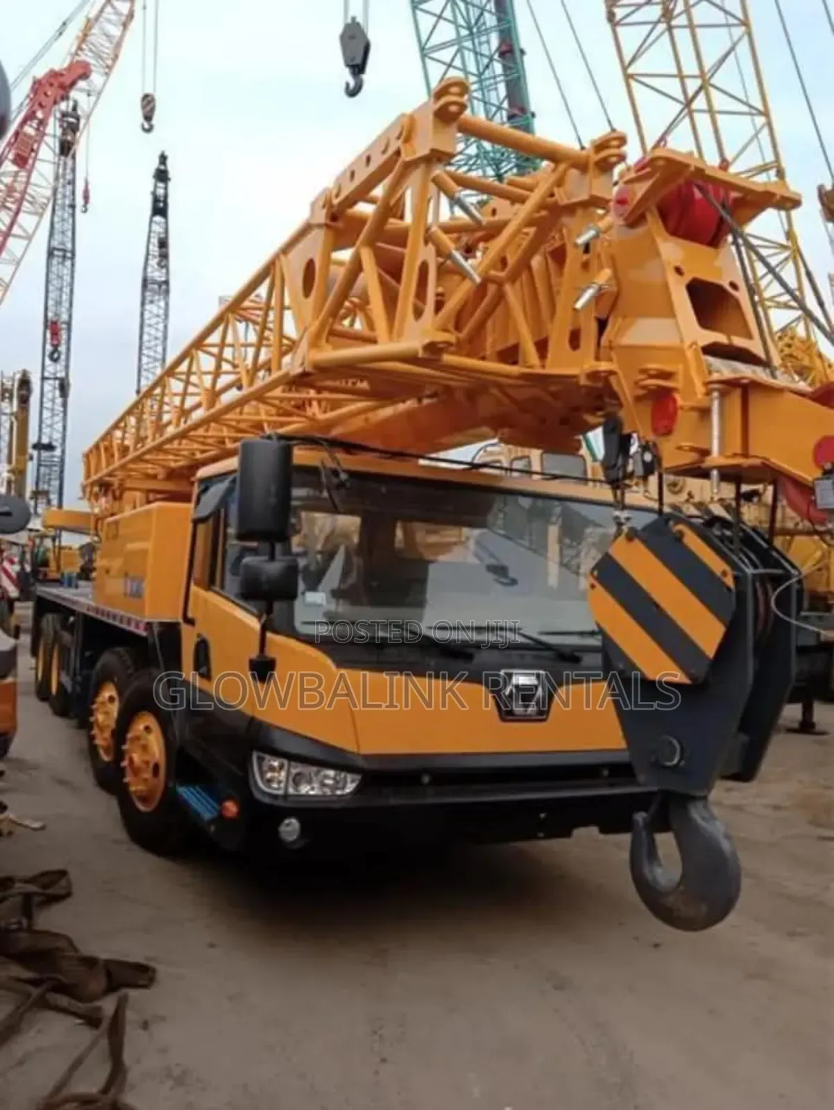 For Hire Cranes and Forklifts for Heavy Lifting