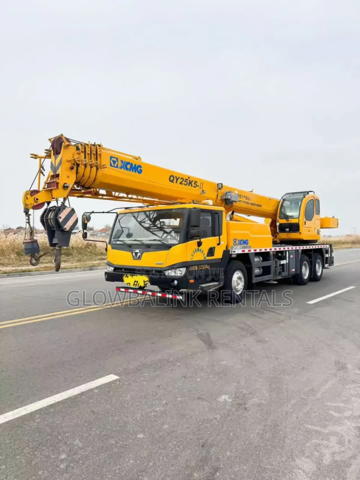 For Hire Cranes and Forklifts for Heavy Lifting