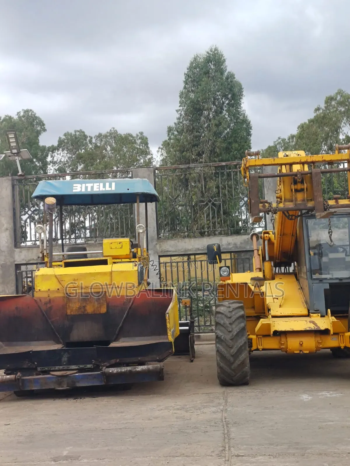 Asphalt Paver and PTR for Hire