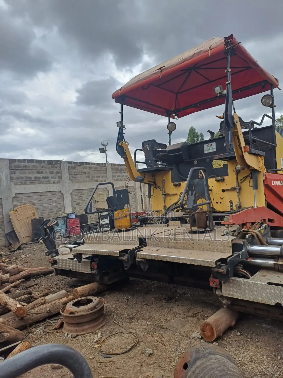 Asphalt Paver and PTR for Hire