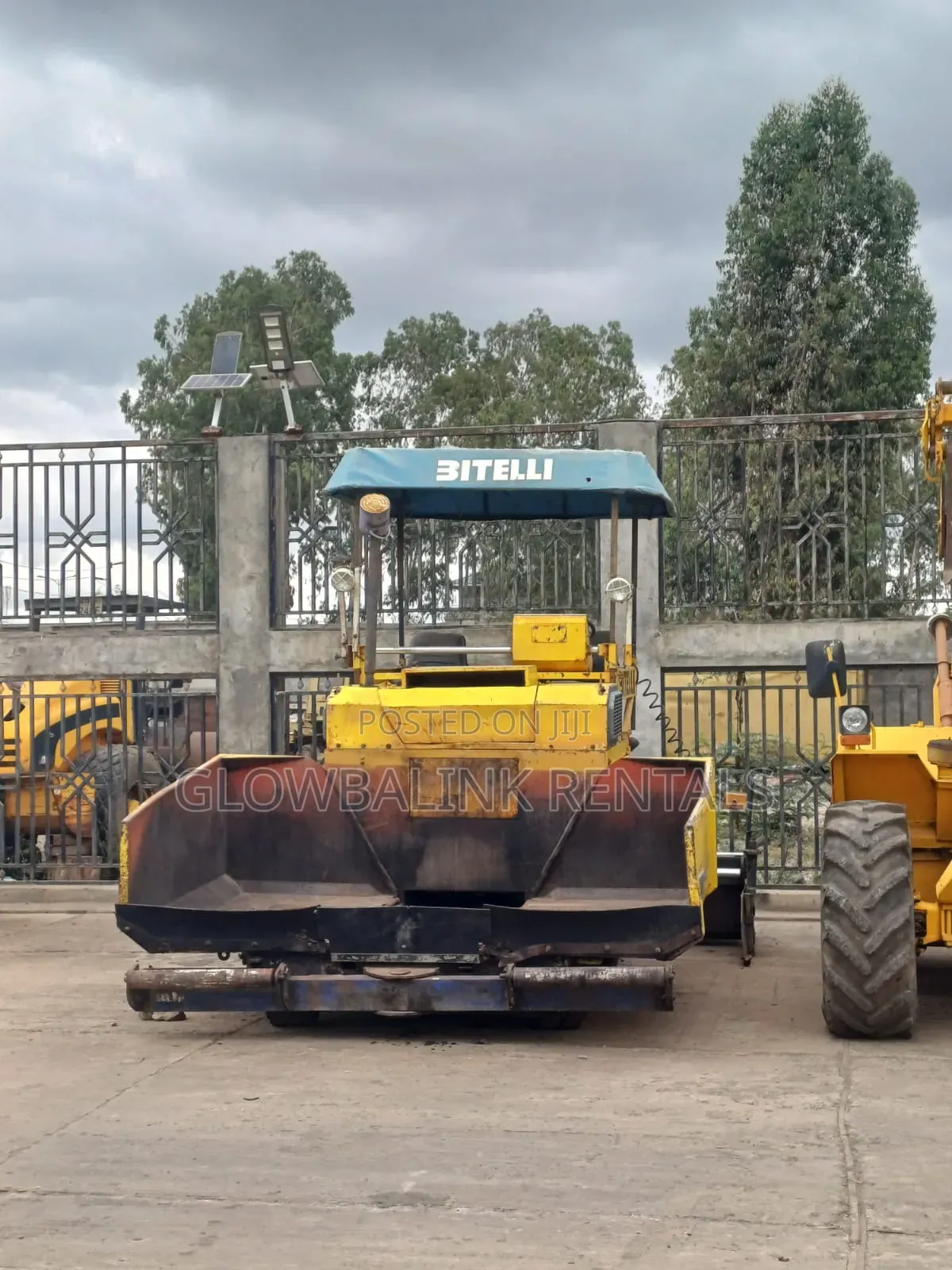 Asphalt Paver and PTR for Hire