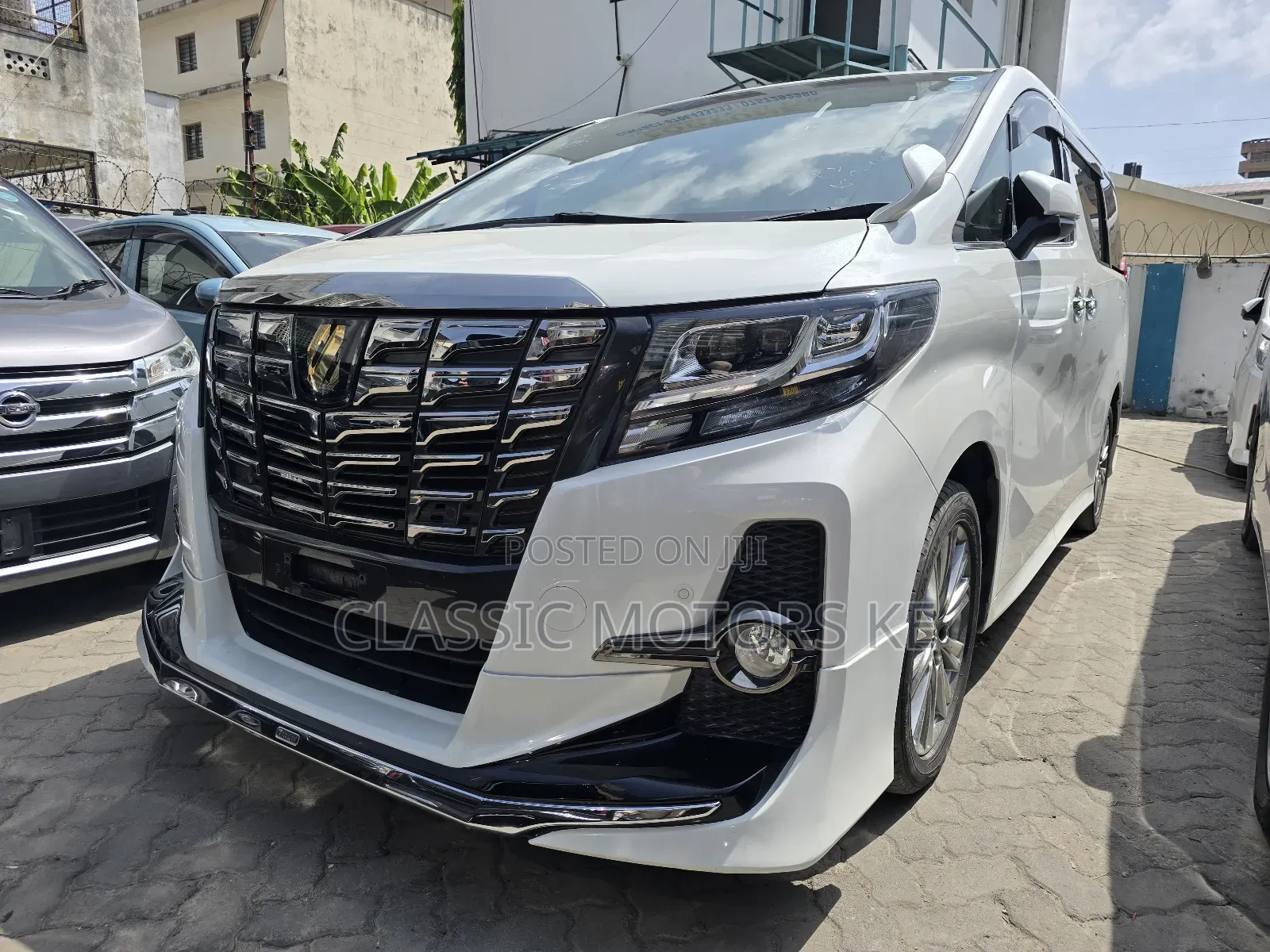 Toyota Alphard 2.5 Petrol FWD 2018 White