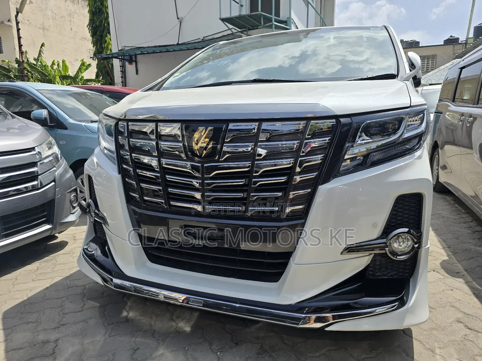 Toyota Alphard 2.5 Petrol FWD 2018 White