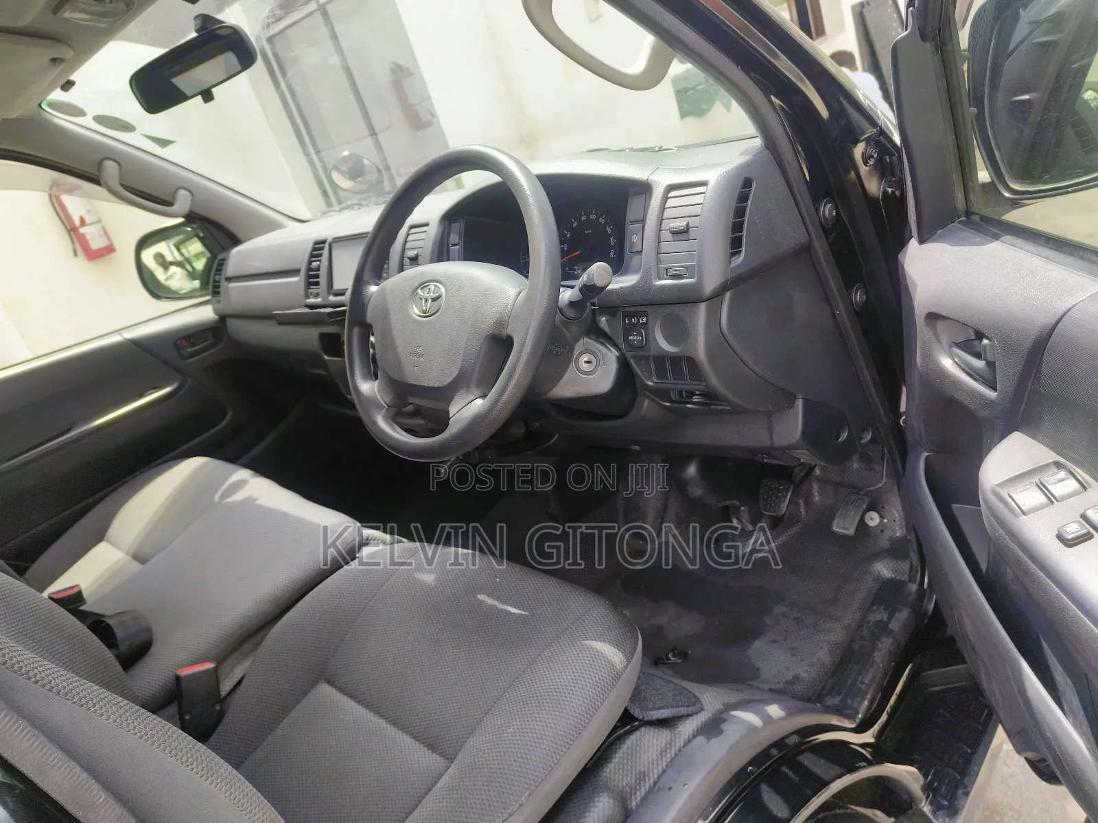 Toyota HiAce 2018 Black