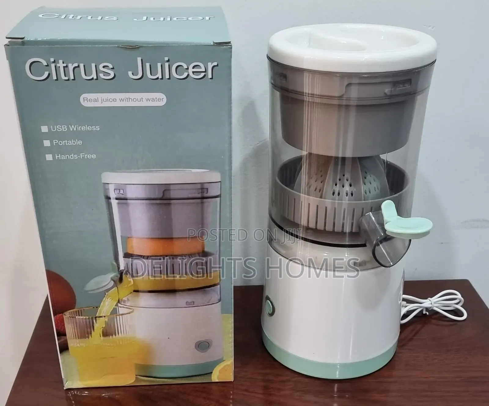 Portable Automatic Electric Citrus Juicer/Squeezer