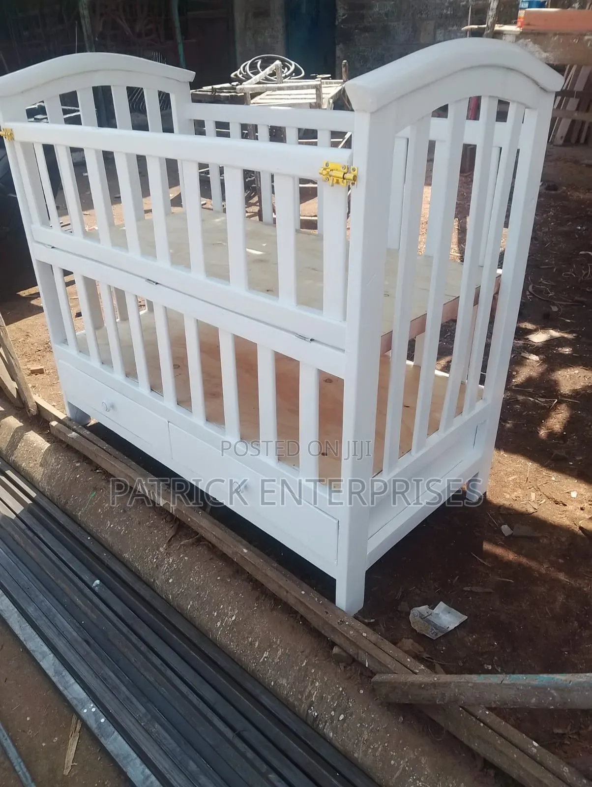 Modern Wooden Dubai Baby Cot 4 By 2 Fitt