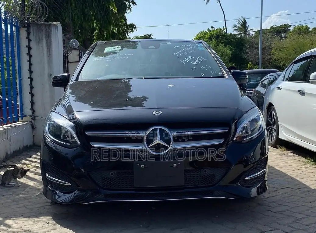 Mercedes-Benz B-Class B180 Petrol 2017 Matt Black