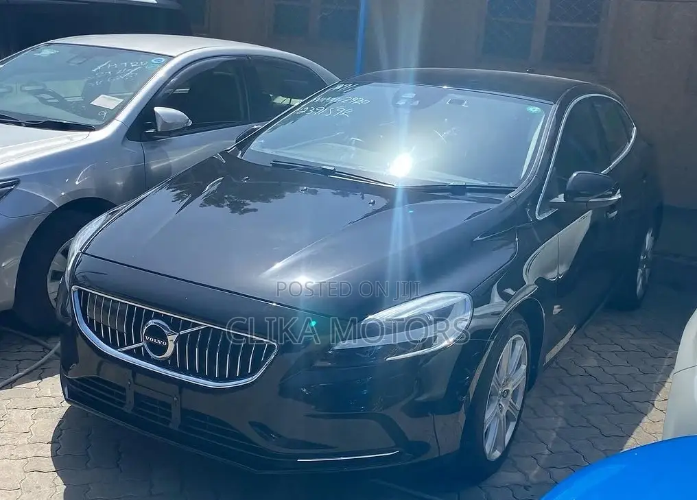 Volvo V40 2017 Black