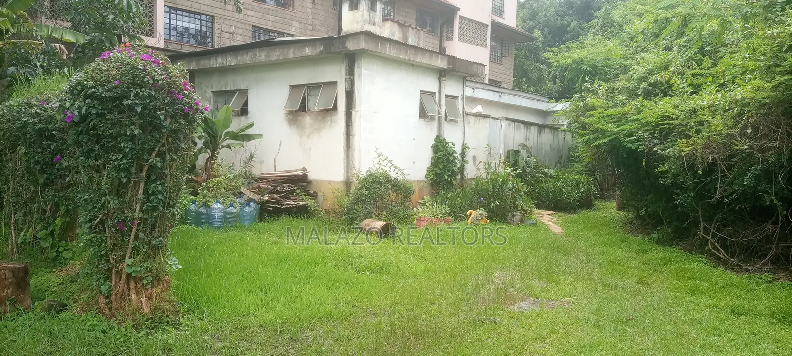 3bdrm Maisonette in Scenic Apartments, Hurlingham for sale