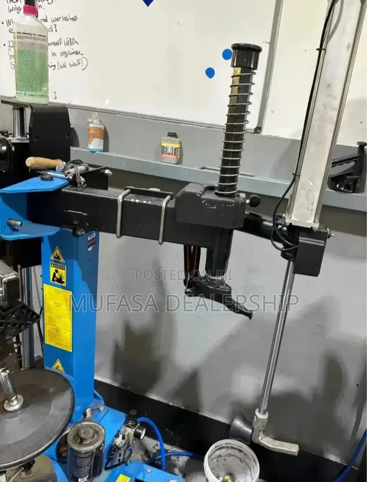 Tyre Changing Machine (Single Arm)