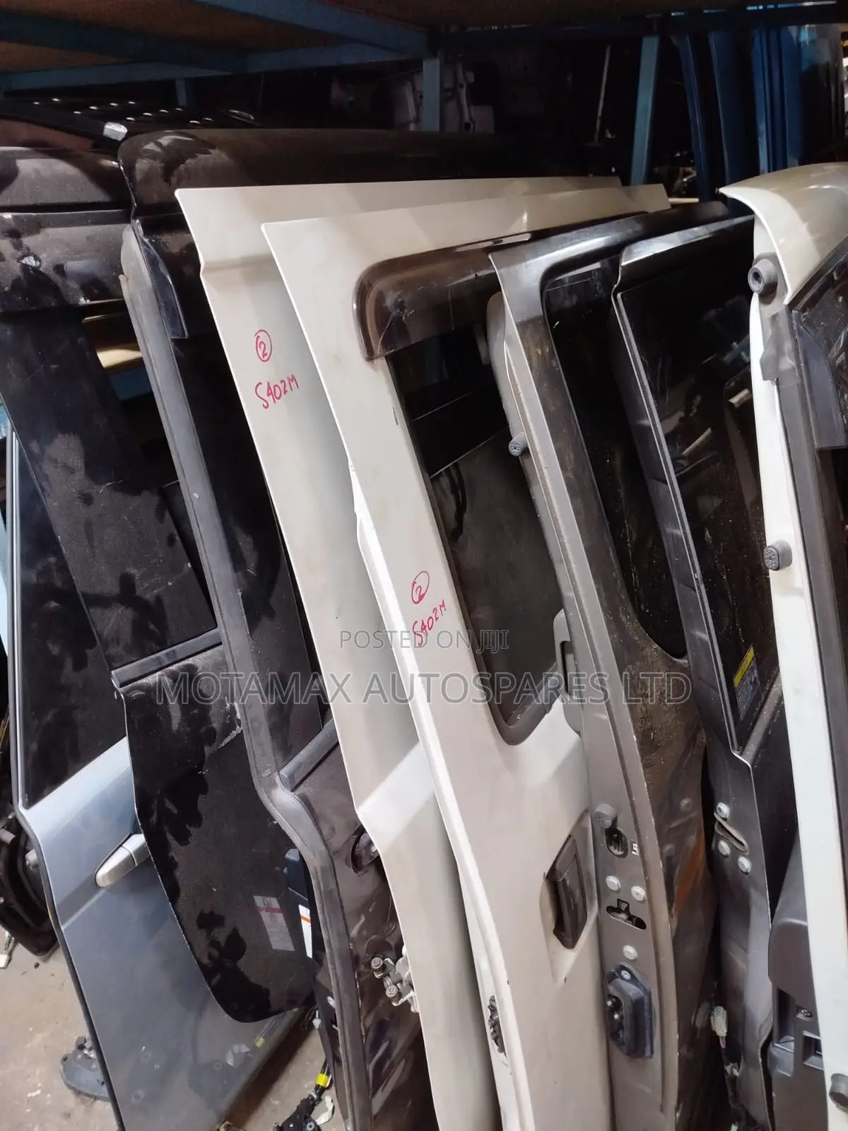 Townace S402M Sliding Doors