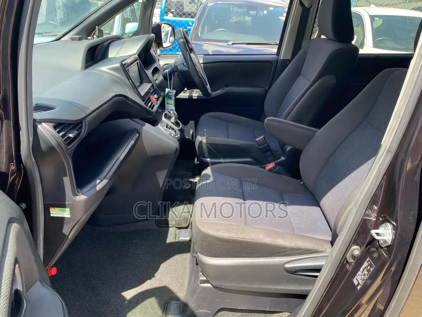 Toyota Noah 2.0 FWD (7 Seater) 2018 Brown