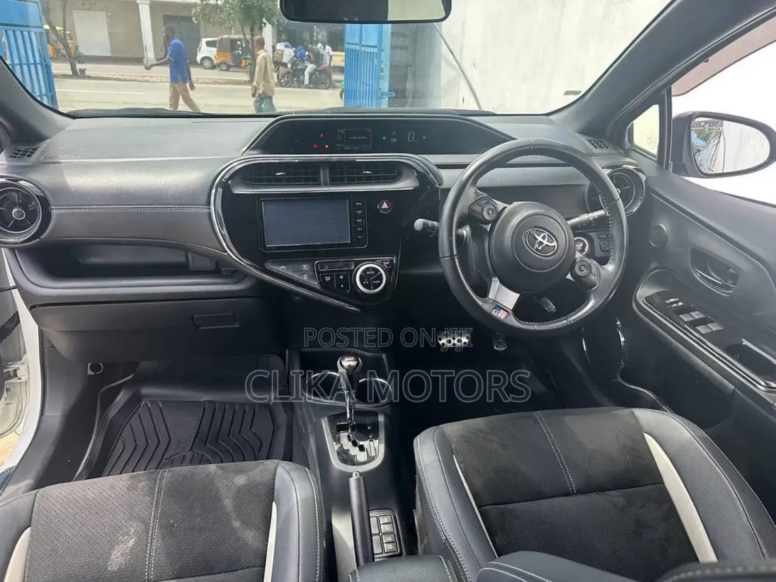 Toyota Aqua 2018 Pearl