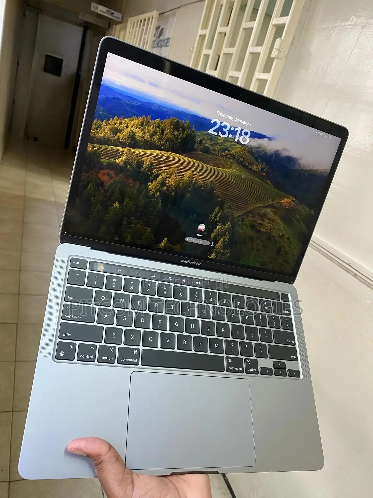 Laptop Apple MacBook Pro 2020 M1 8GB Apple M1 Pro SSD 256GB