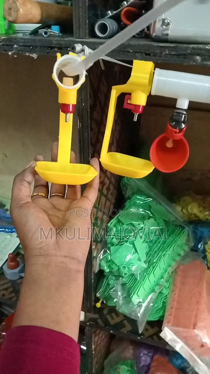 Yellow Nipple Single Cup Auto Drinker
