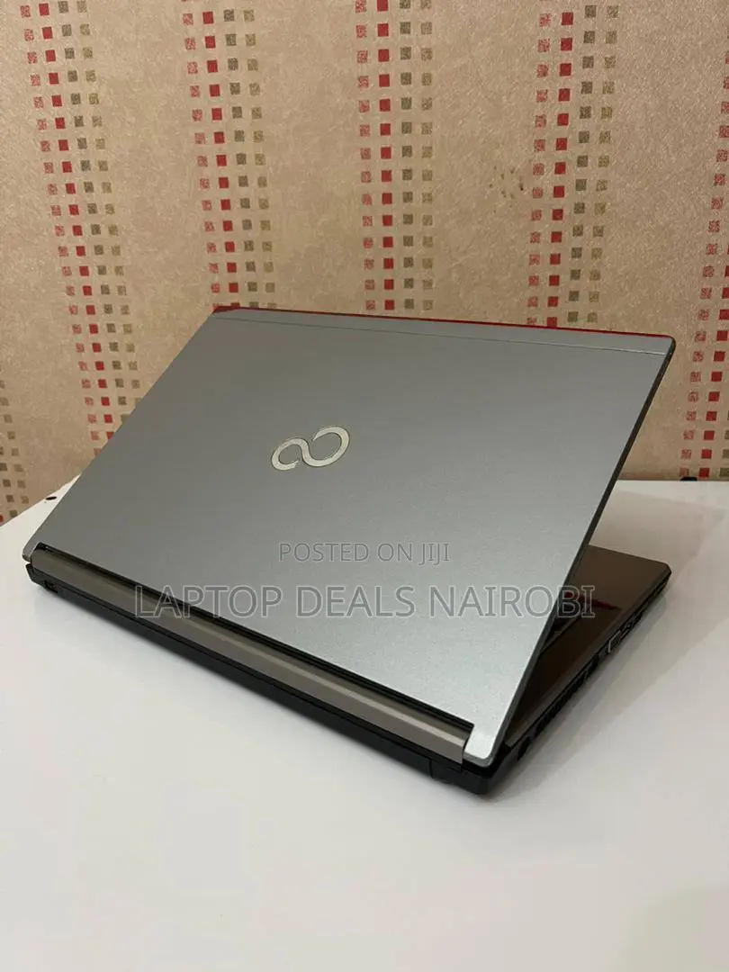 Laptop Fujitsu Amilo Pi3540 16GB Intel Core I5 SSD 256GB