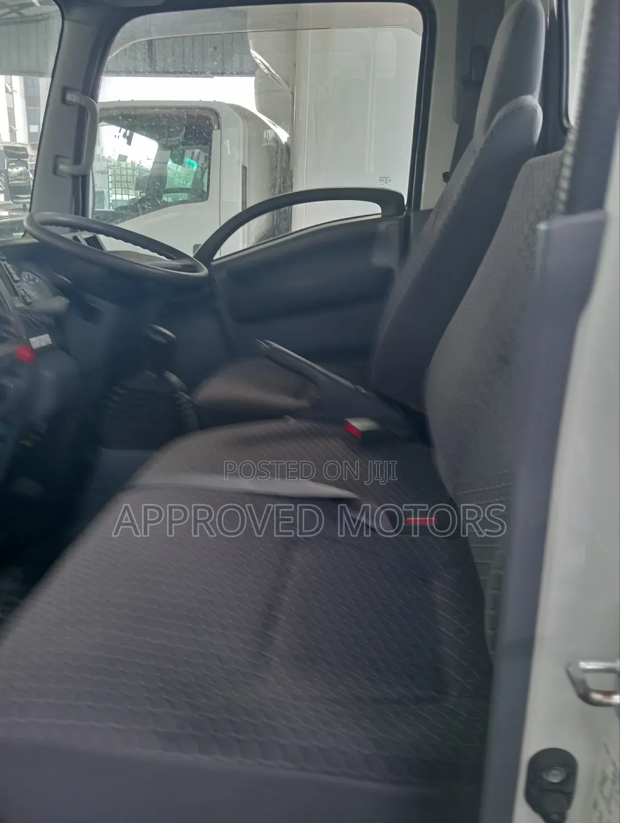 Isuzu NMR Truck 2018 White