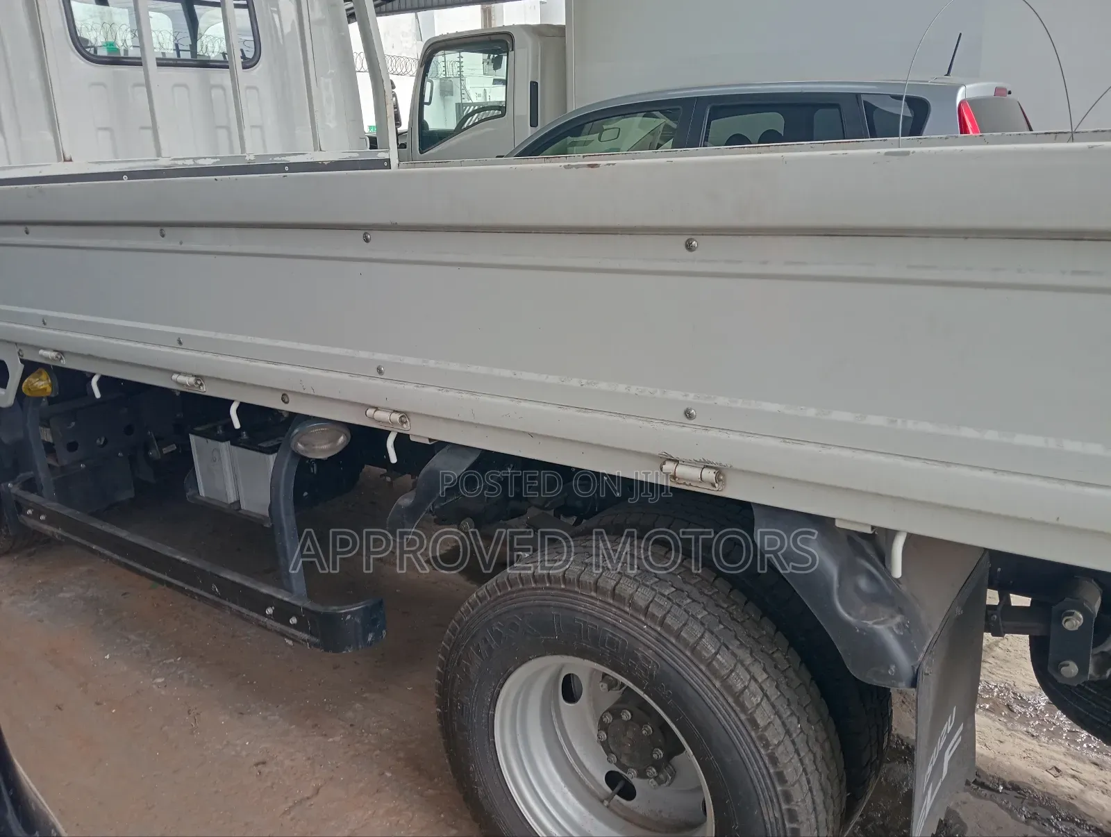 Isuzu NMR Truck 2018 White