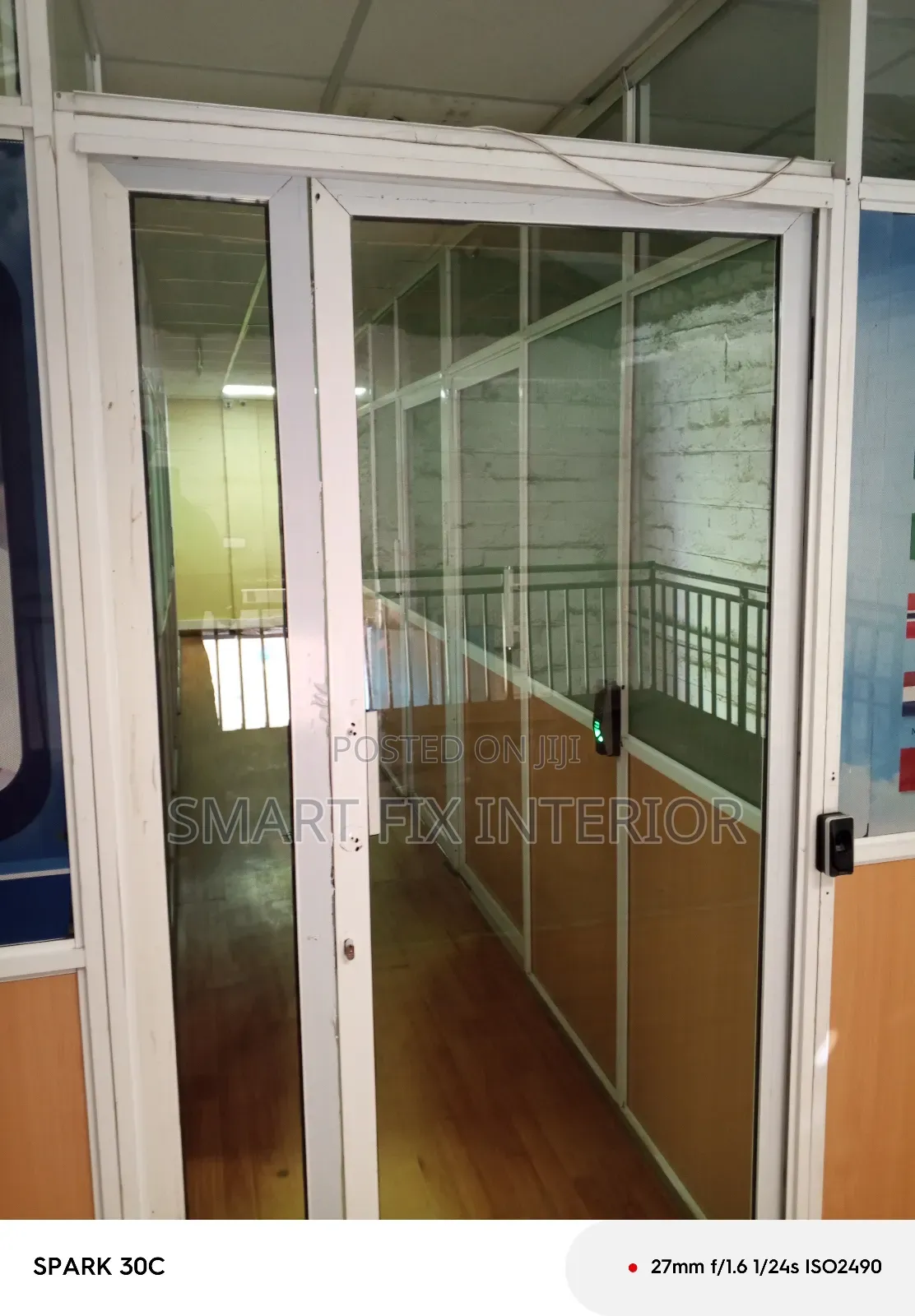 Aluminum and Gypsum Office Partitioning/Countertop
