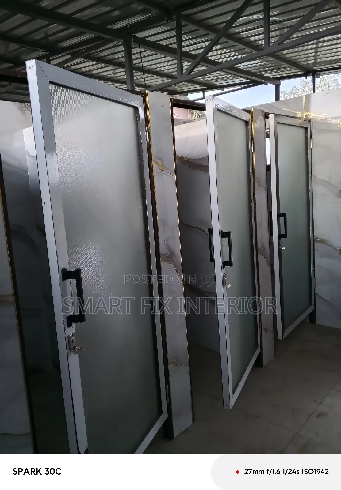 Aluminum and Gypsum Office Partitioning/Countertop
