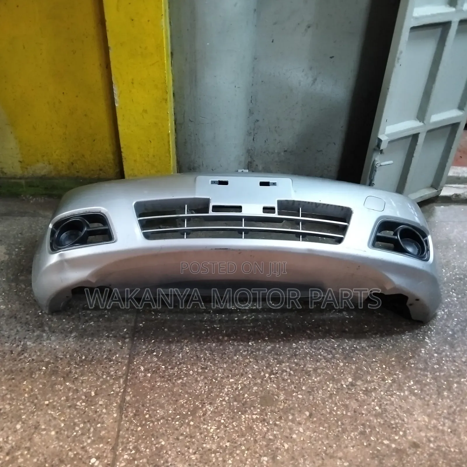 Nissan Note E11 2008/11 Front Bumper With Fog Covers