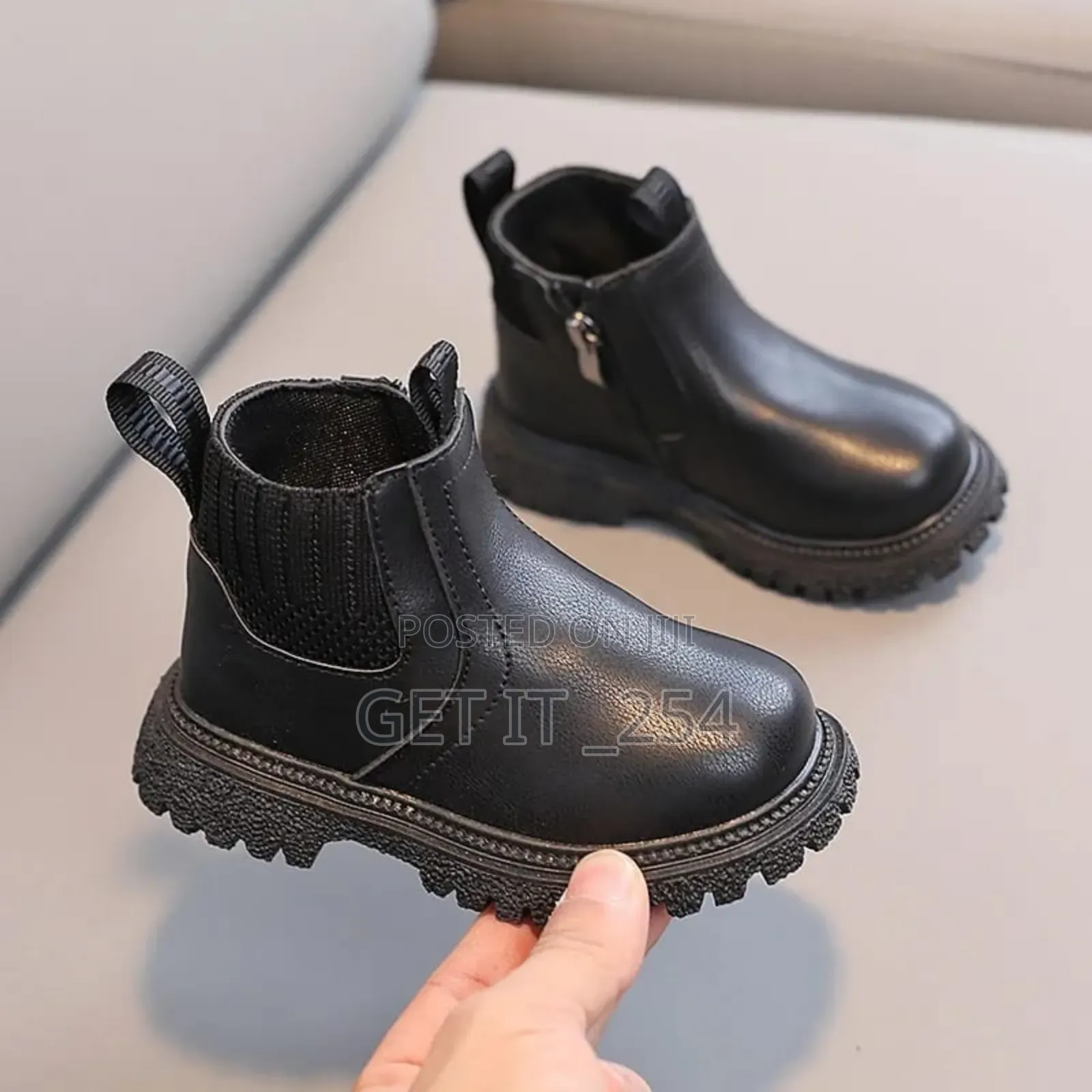Kid's Unisex Boots 
Size 21,24,27,28,29
Black