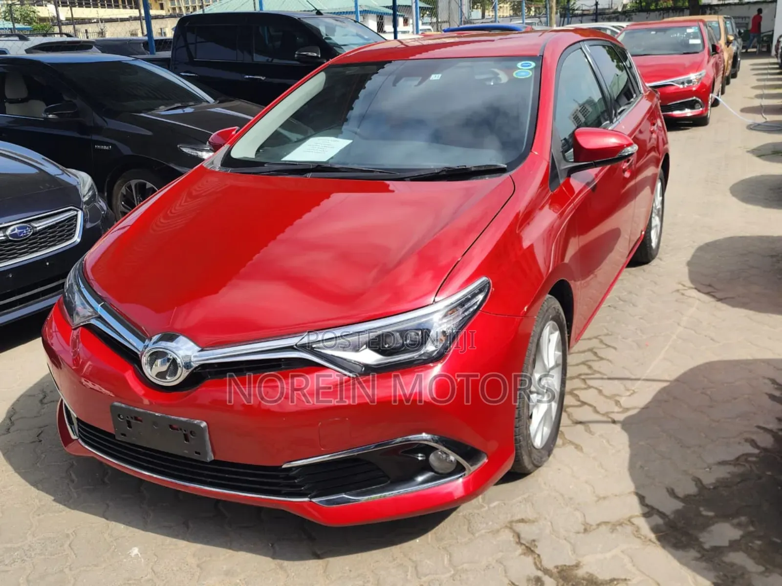 Toyota Auris 2017 Red
