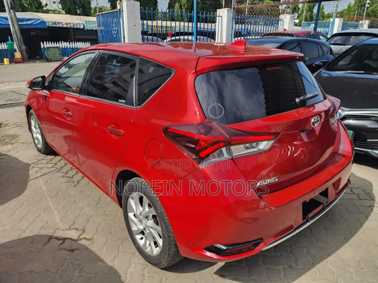 Toyota Auris 2017 Red