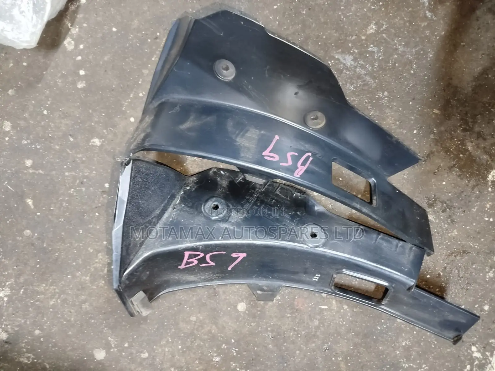 Subaru Outback BP5 Tail Light Brackets