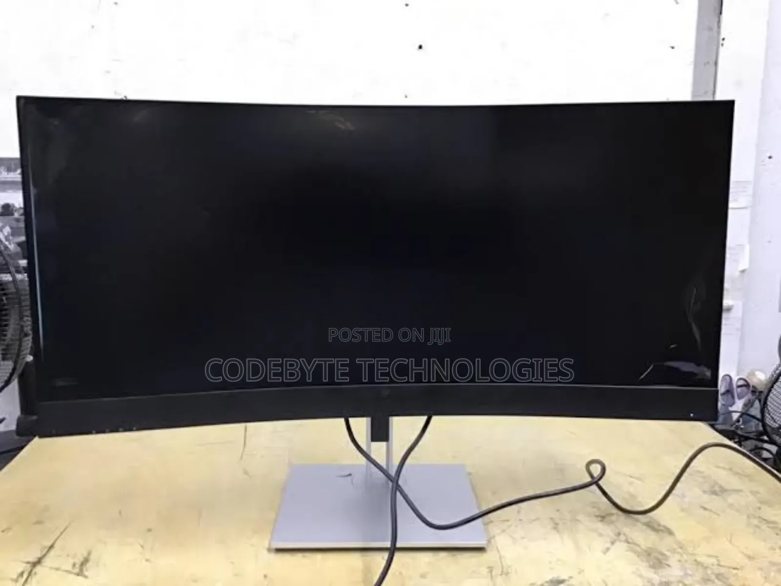 Hp E34m G4 34" WQHD Curved Usb-C Conferencing Curved Monitor