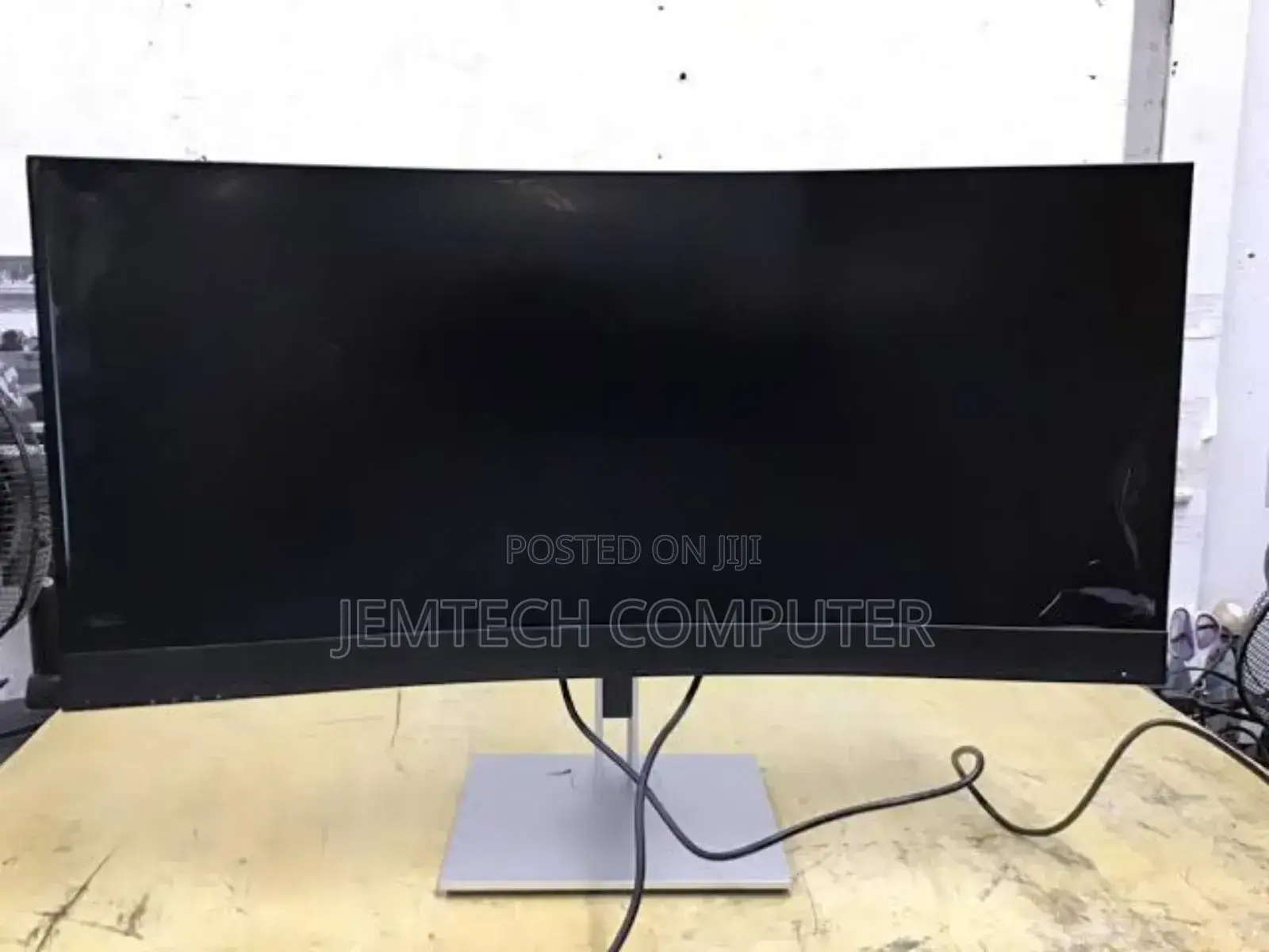 Hp E34m G4 34" WQHD Curved Usb-C Conferencing Curved Monitor
