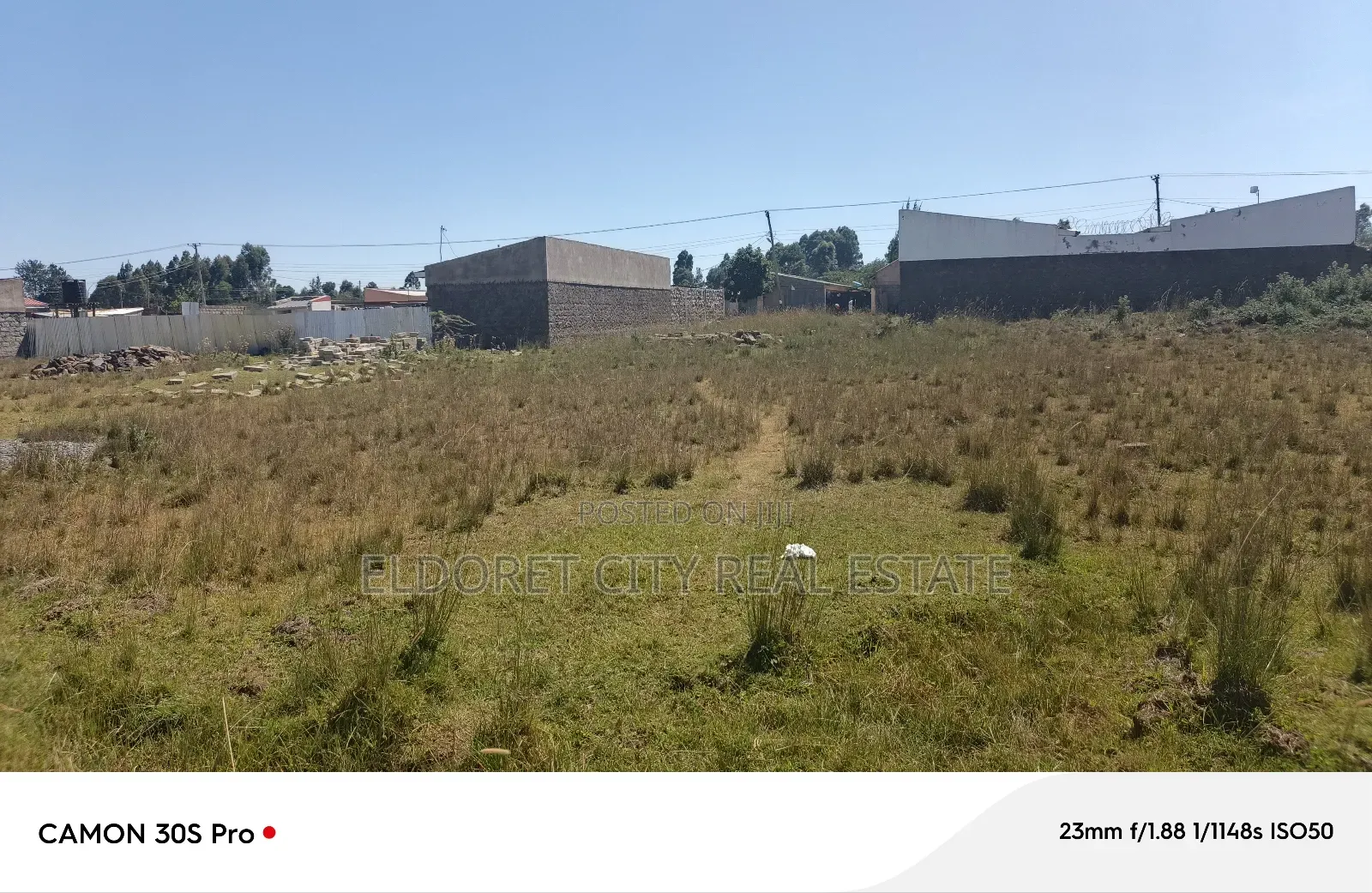 1/8 Plot Kimumu/Better With Title Ideal for Rental.