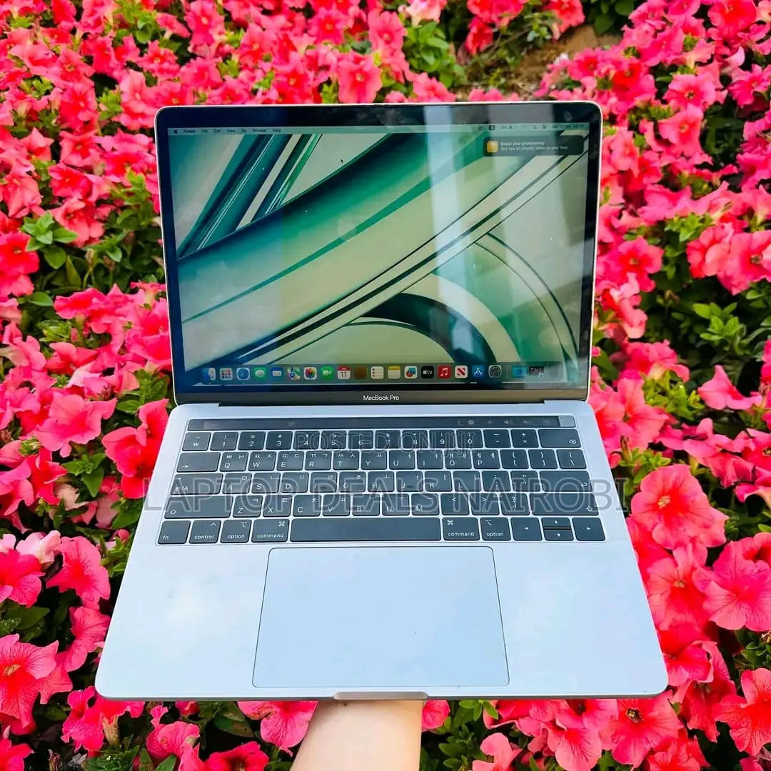 Laptop Cyberpower Tracer II 15 VR 300 16GB Intel Core I7 SSD 256GB