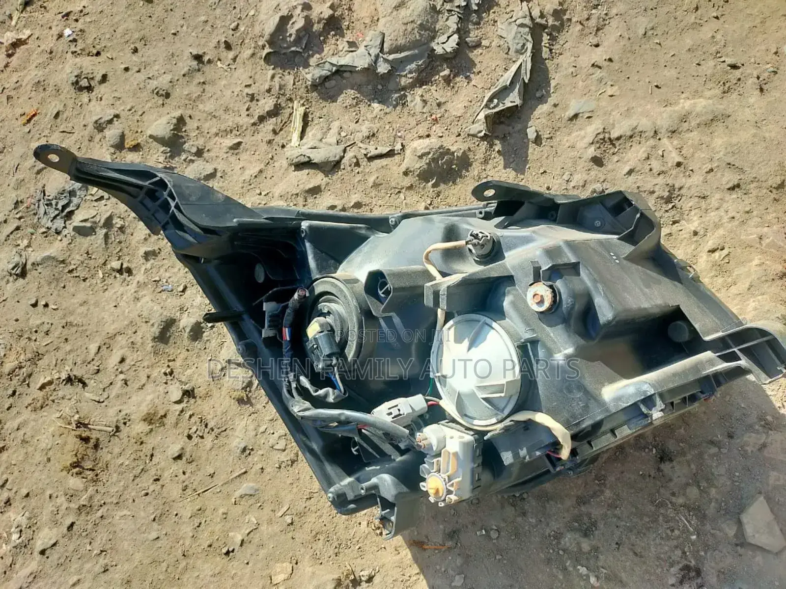 Toyota Noah Headlight/ Headlamp ££