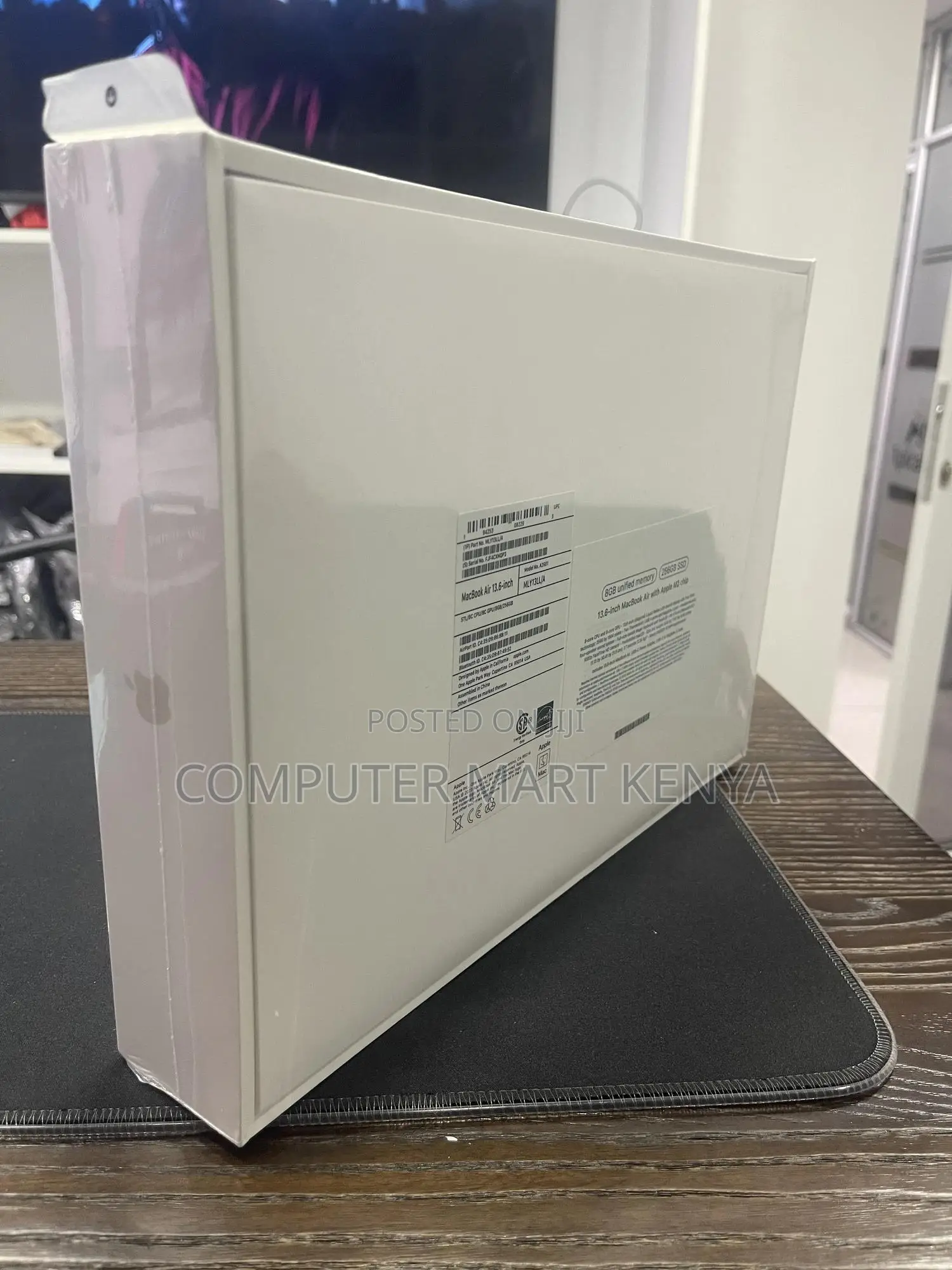 New Laptop Apple MacBook Air 2022 M2 8GB Apple M2 SSD 256GB