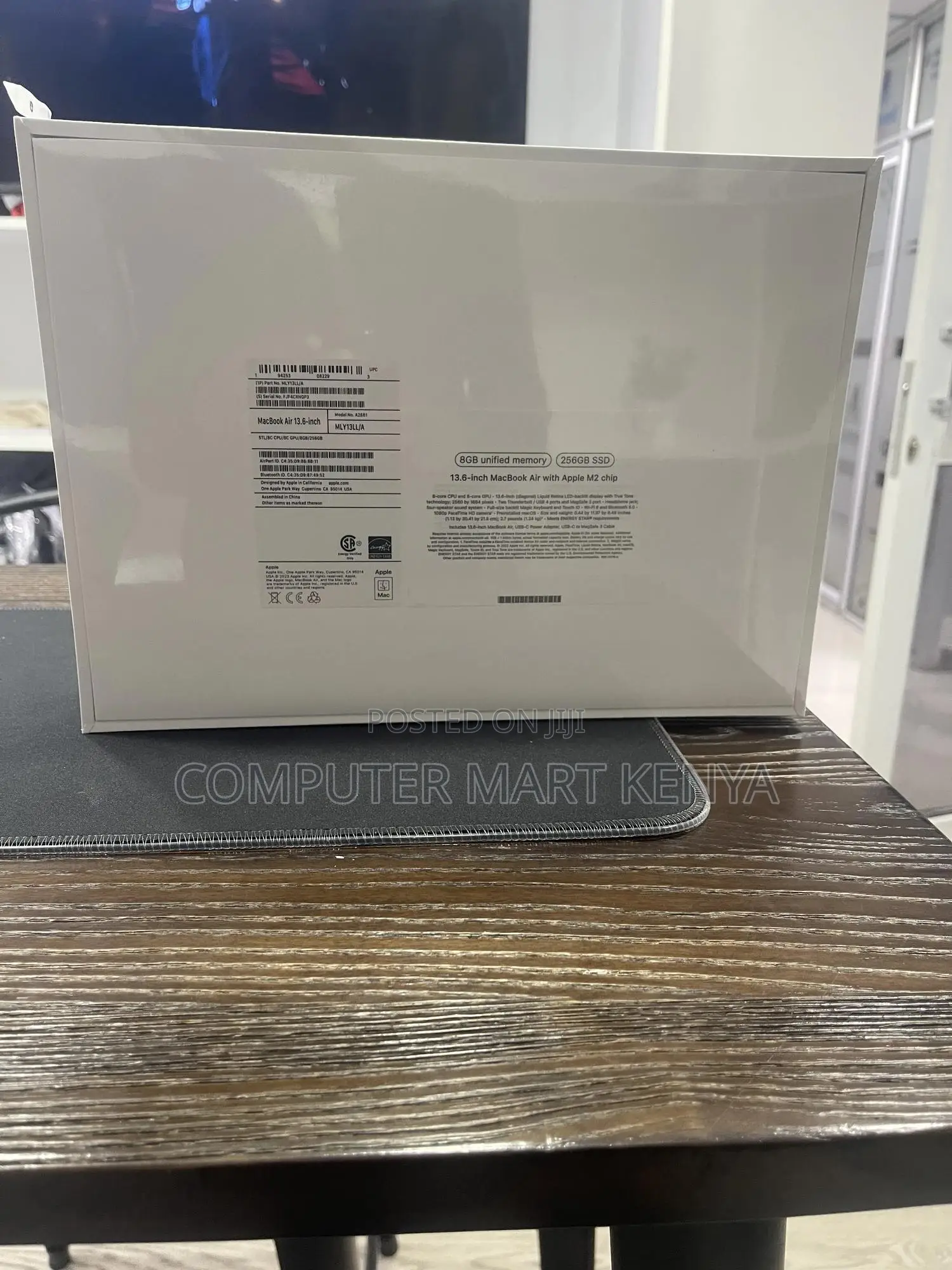 New Laptop Apple MacBook Air 2022 M2 8GB Apple M2 SSD 256GB