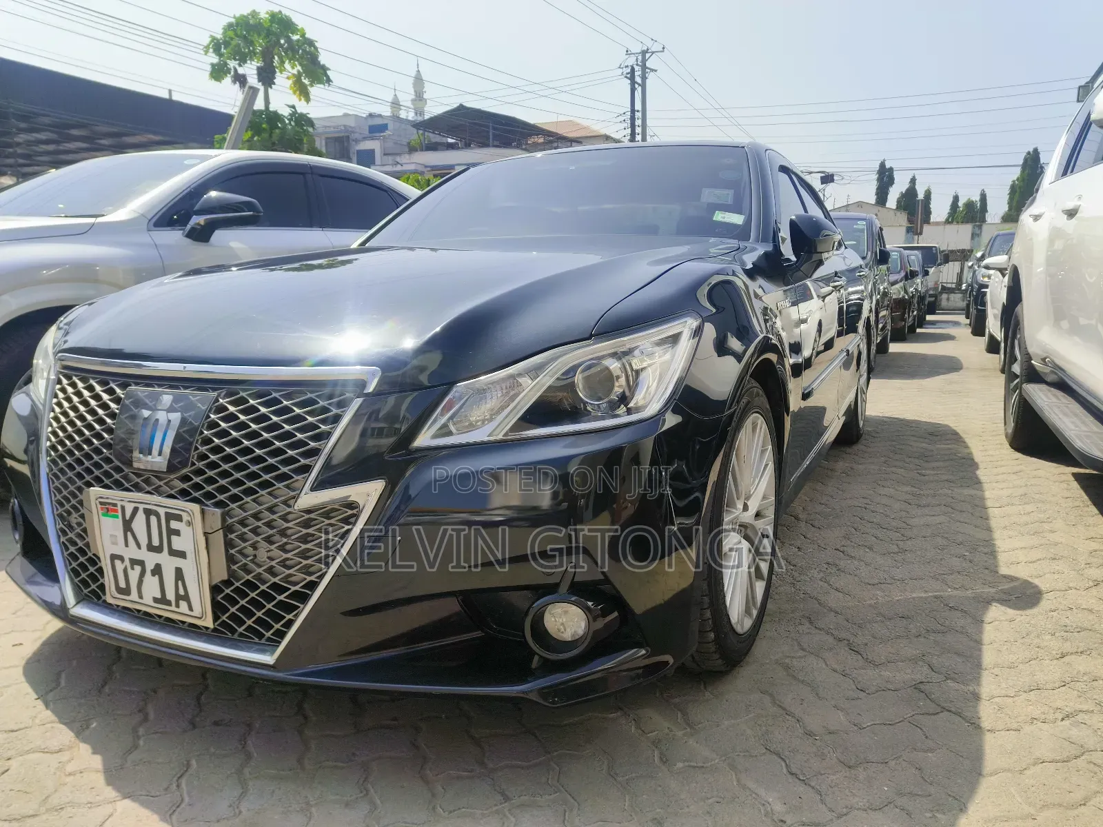 Toyota Crown 2016 Black
