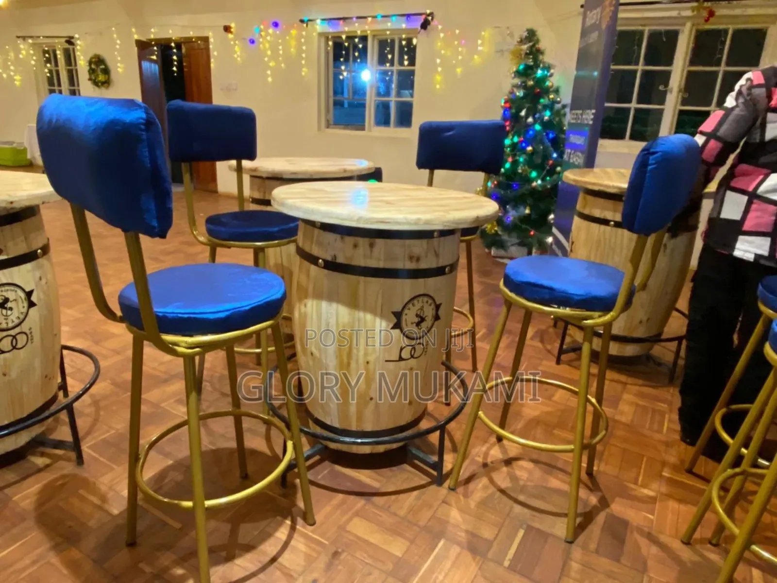 Gold Blue Sinatable Restaurant Chairs