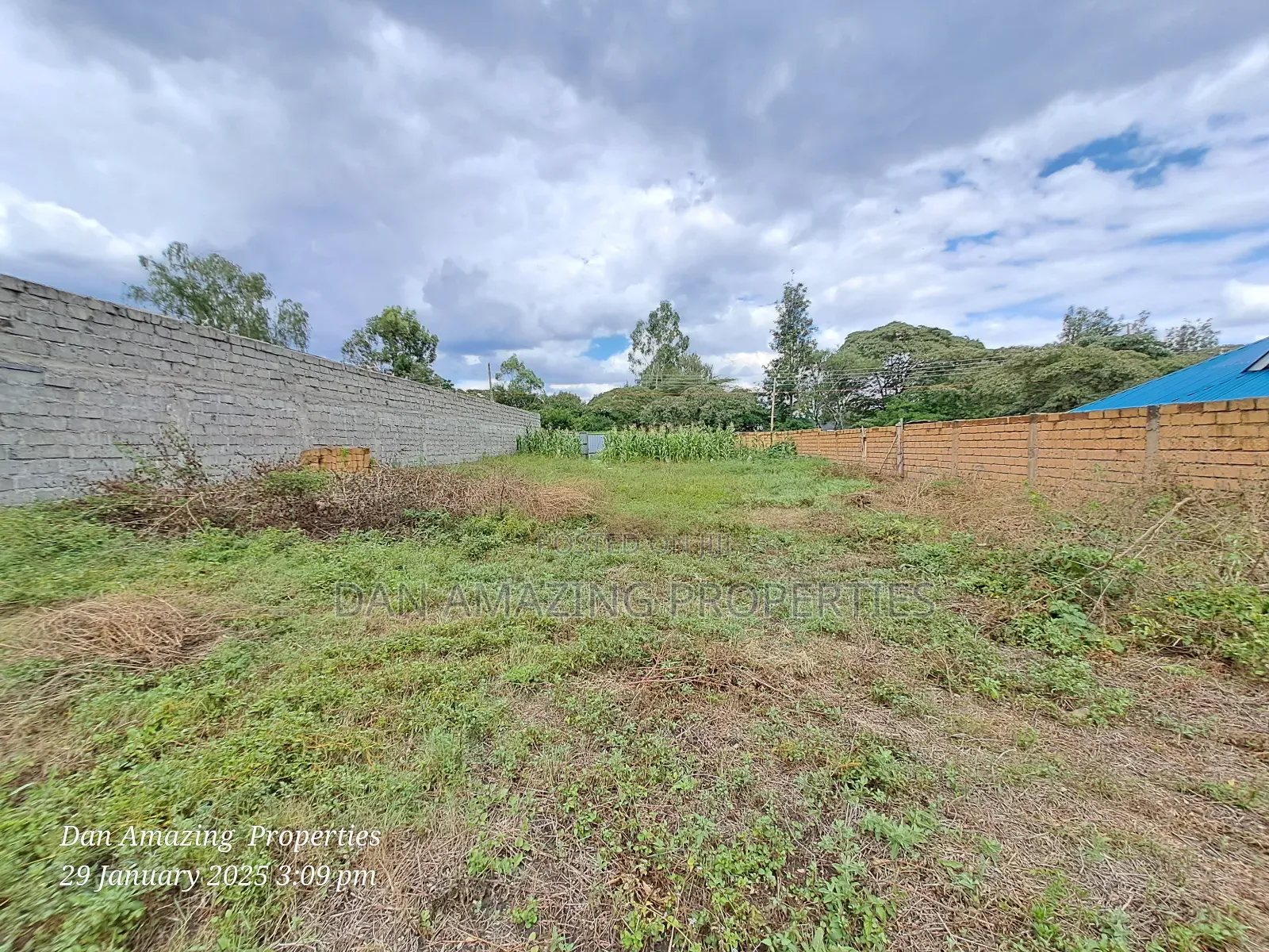 Bigger 1/4 Acre Fenced With Perimeter Wall for Sale in Rimpa