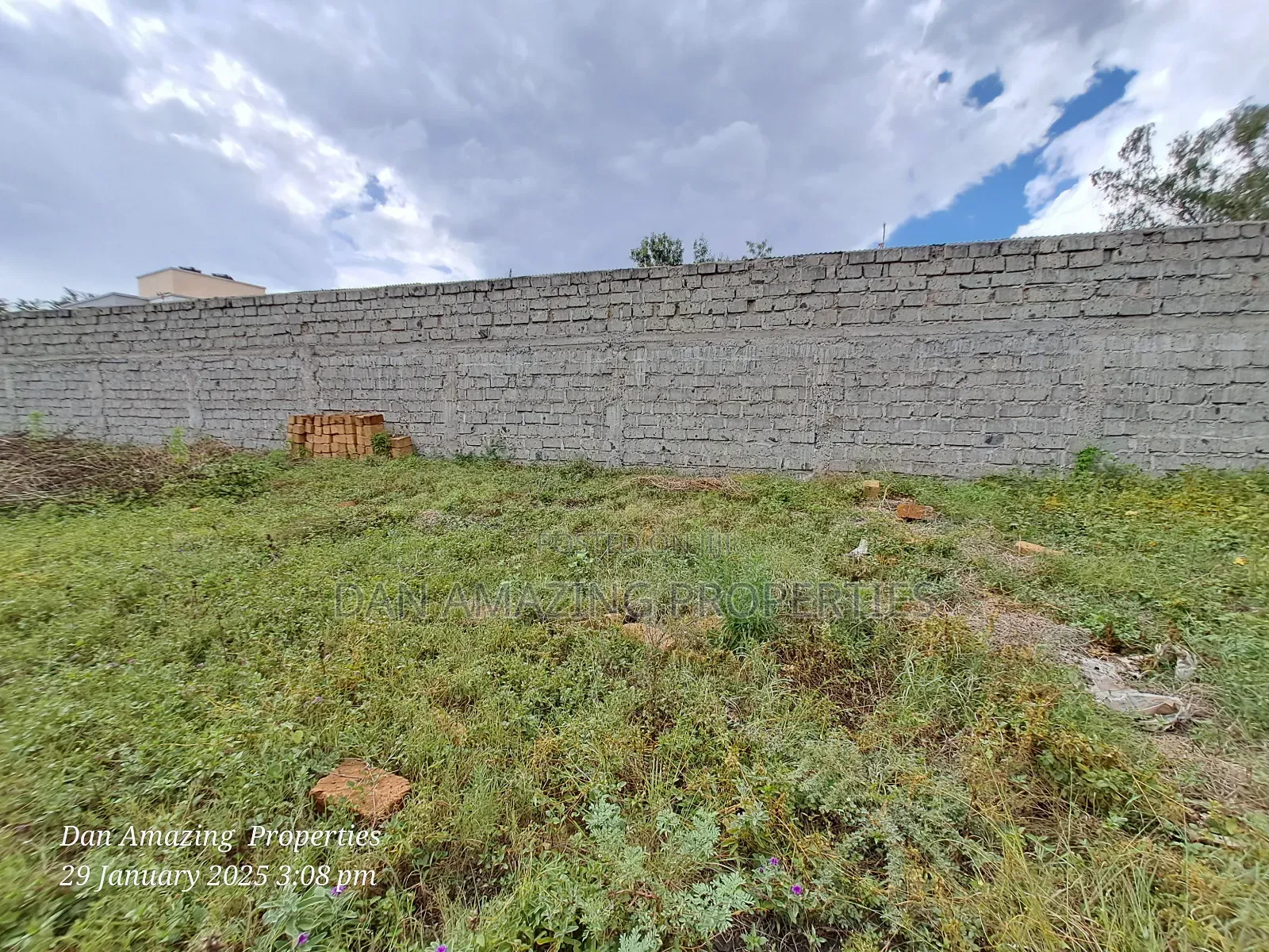 Bigger 1/4 Acre Fenced With Perimeter Wall for Sale in Rimpa