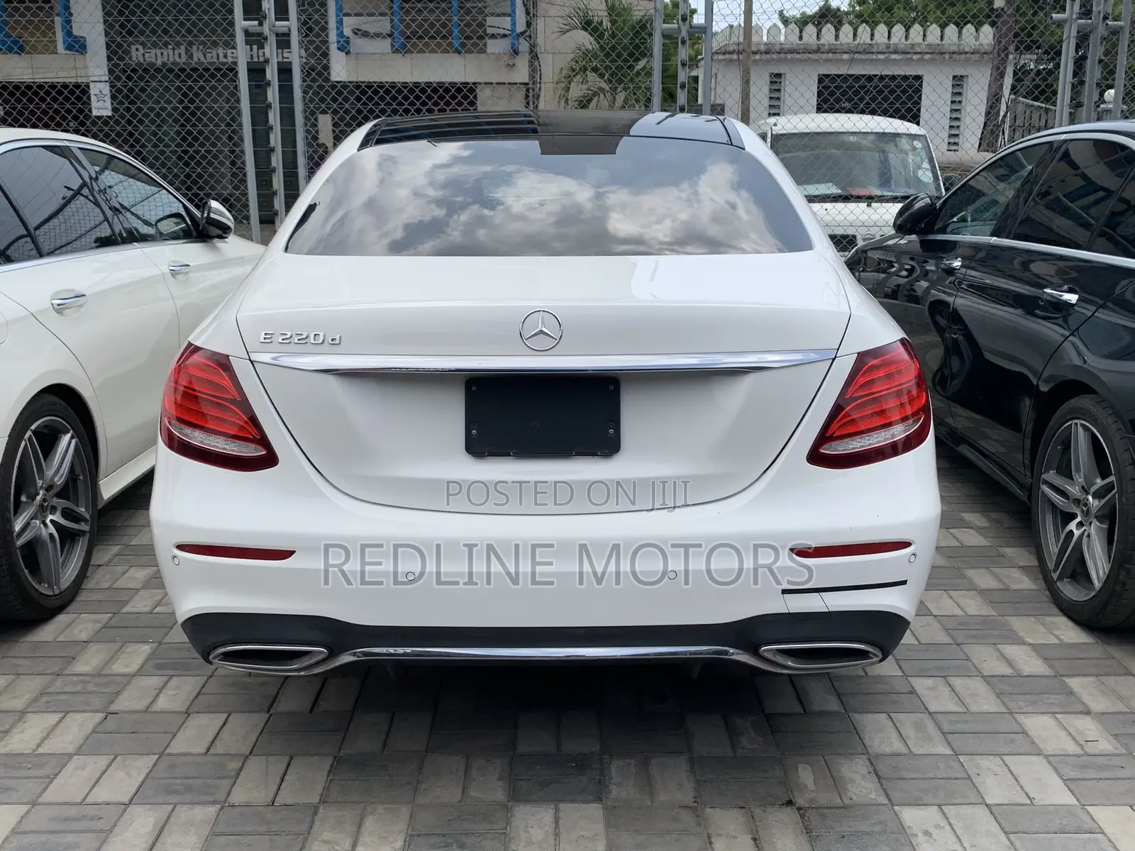 Mercedes-Benz E220 2017 Off white