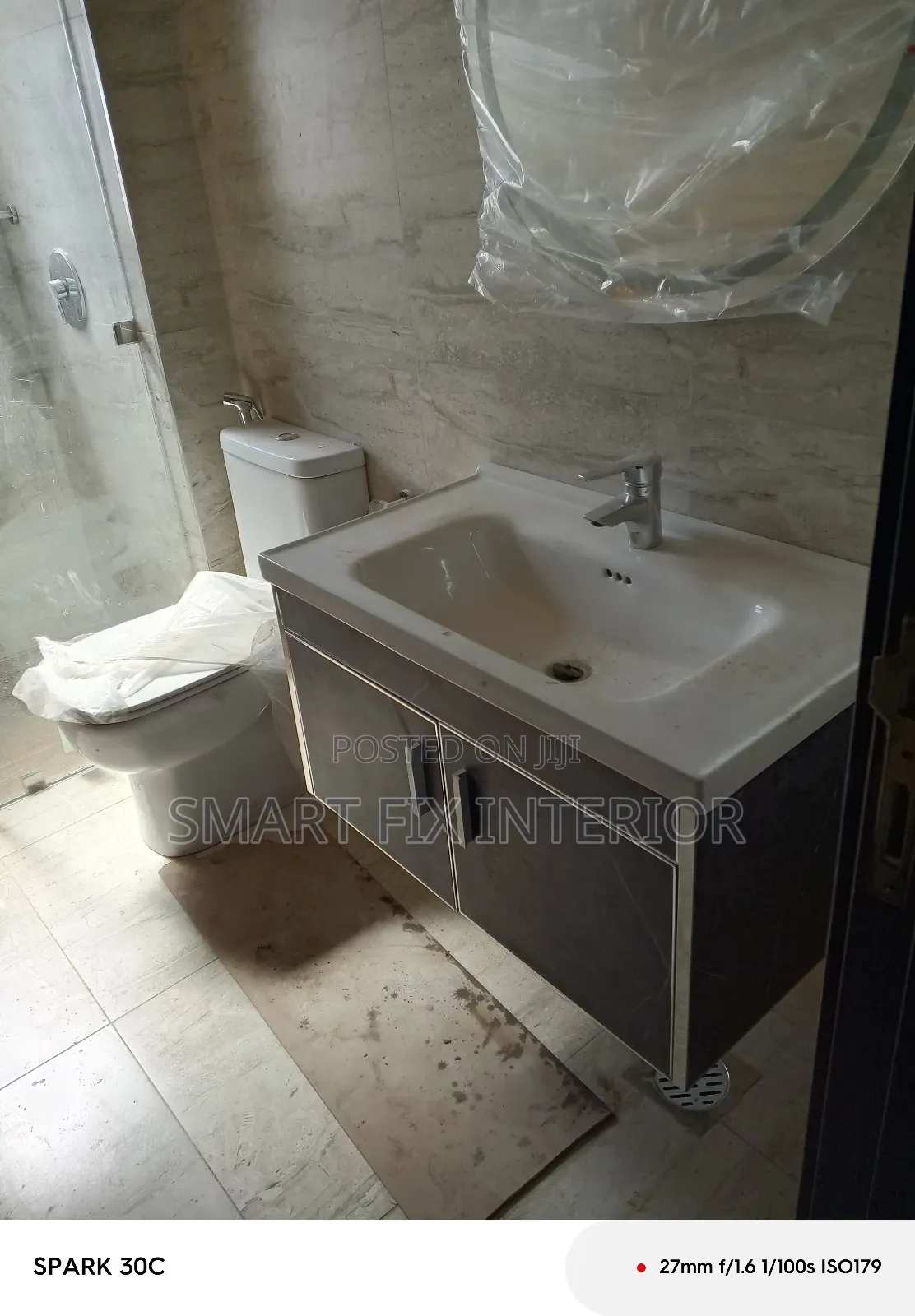 Vanity and Hand Washing Area/Home Décor
