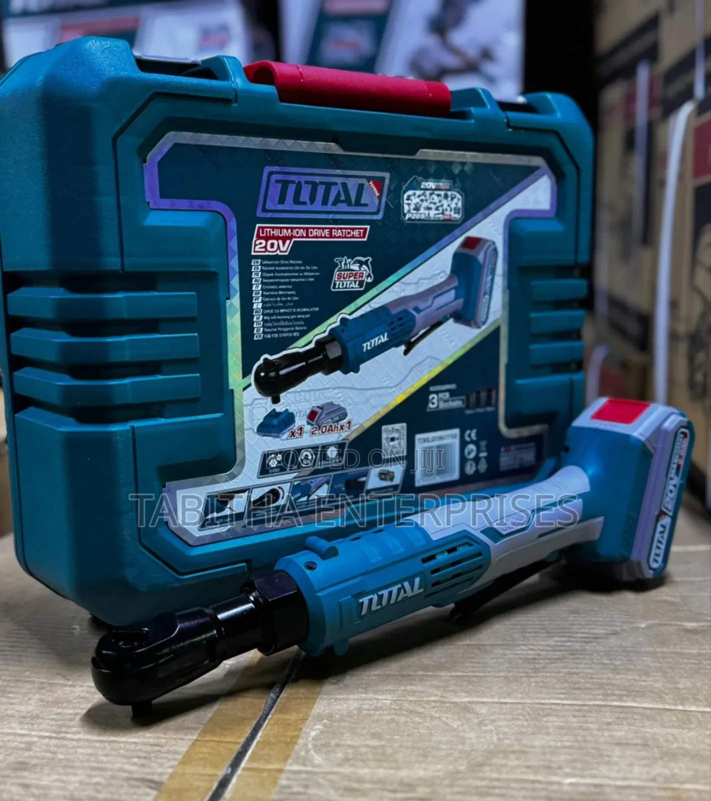 Total Cordless Drive Ratchet
3/8” Square Drive
-