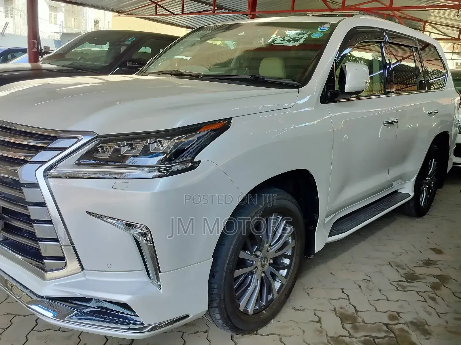 Lexus LX 2018 White