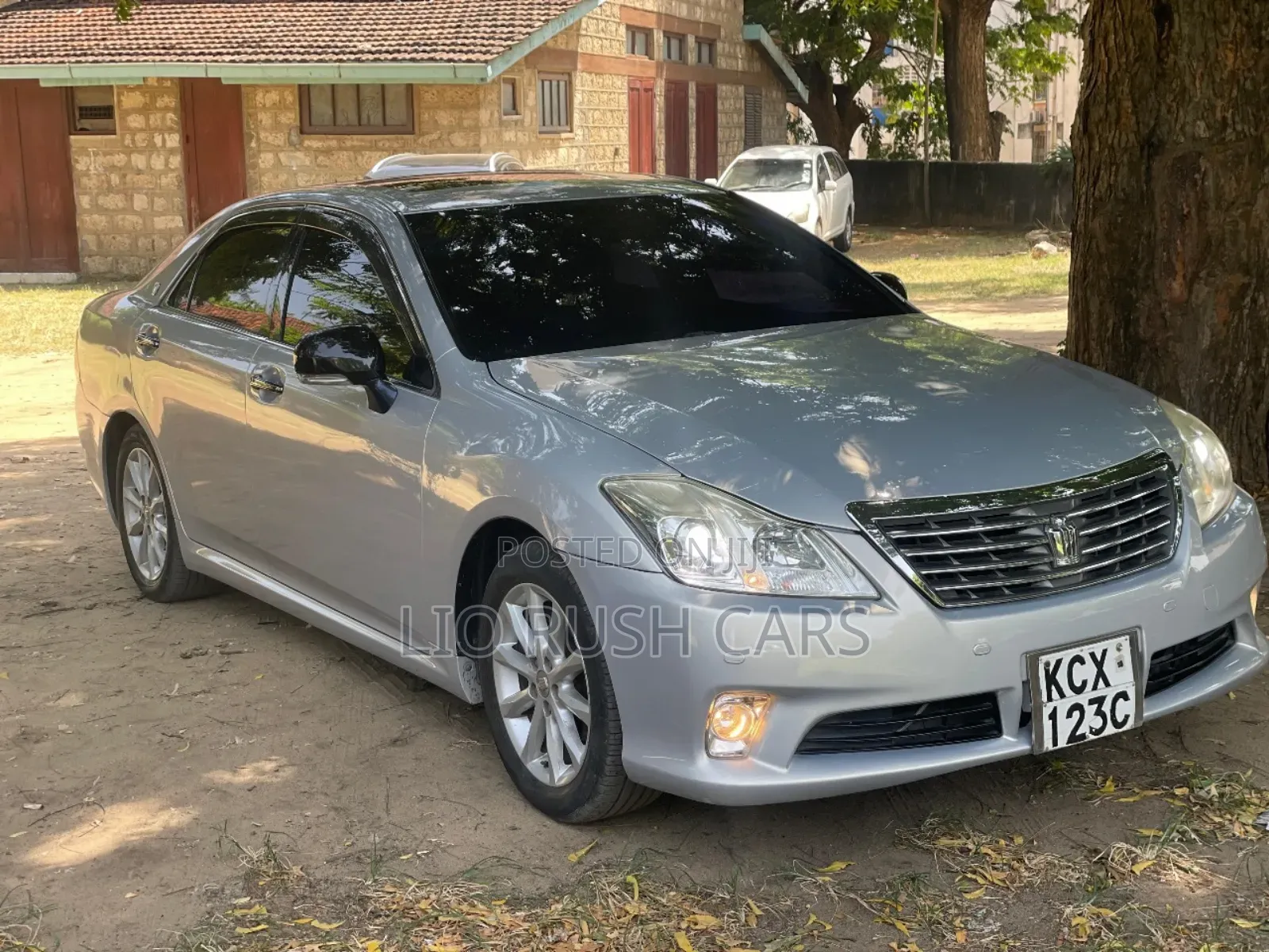 Toyota Crown 2012 Silver