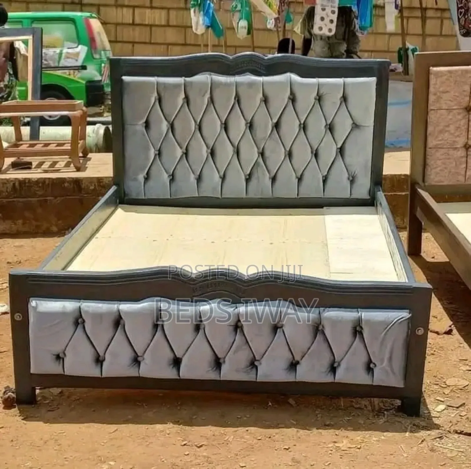 Turfed Chesterfield Mocket 5by6 Bed