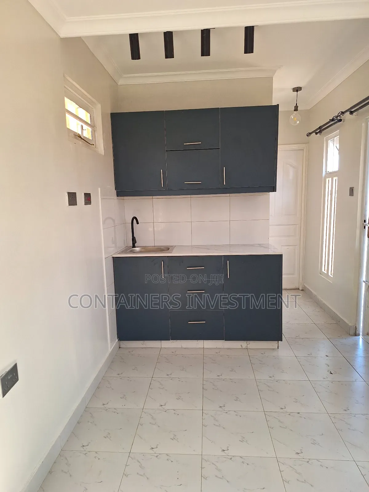 40ft 2 Bedroom House- Classy and Elegant.