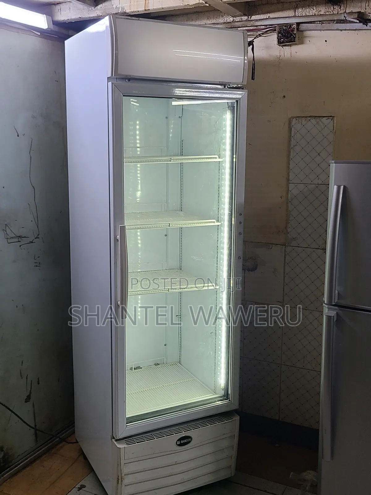 Straighly Used Display Fridge 280litres
