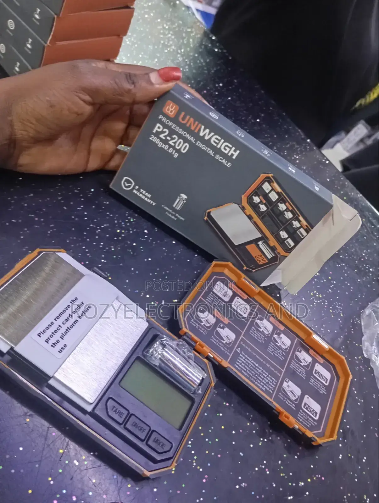 Unweigh Digital Scale Ring and Gold Scales